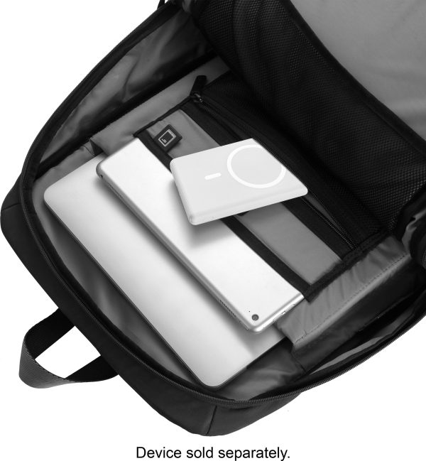 Best Buy Essentials Magnetic Wireless Portable Charger-11